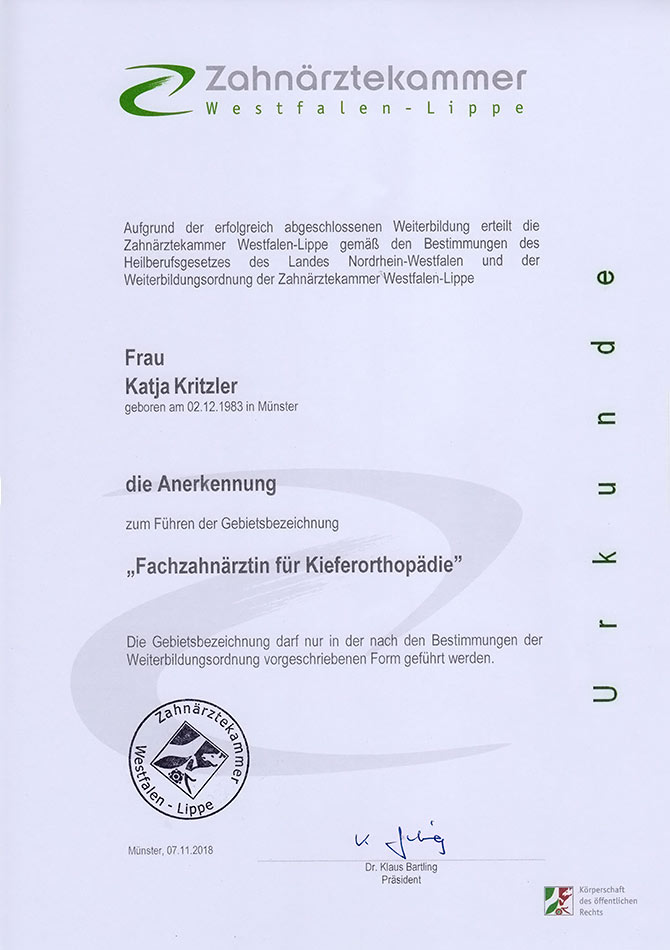 Katja-Kritzler-Zahnaerztekammer-Westfalen-Lippe-Anerkennung-zum-Fuehren-der-Gebietsbezeichnung-Fachzahnaerztin-fuer-Kieferorthopaedie.jpg